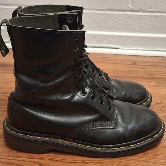 Dr. Martens 10-hole made in England boots, UK5 US7 - Picture 2 of 5